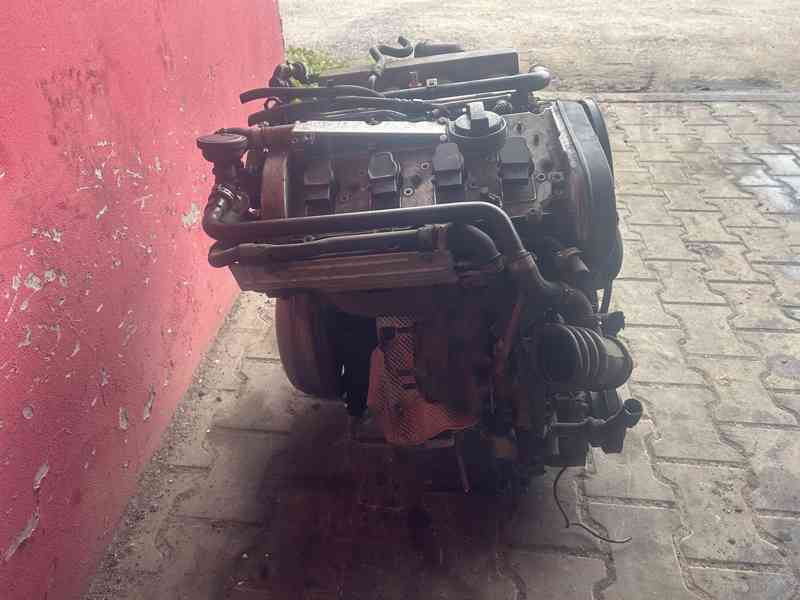 Motor 1,8T 20V 110KW Škoda Superb AWT kompletní - foto 2