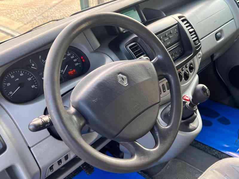 Renault Trafic 2,5dCi 7 míst 99kw - foto 8