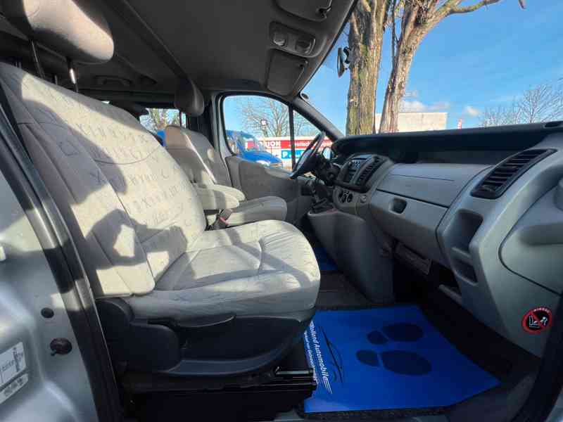 Renault Trafic 2,5dCi 7 míst 99kw - foto 17