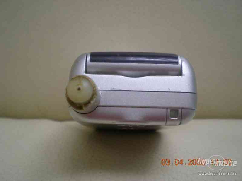 Motorola V220 - véčkové mobilní telefony - foto 10