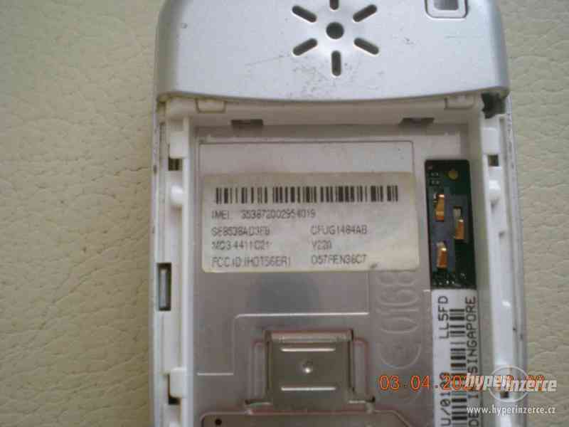 Motorola V220 - véčkové mobilní telefony - foto 14