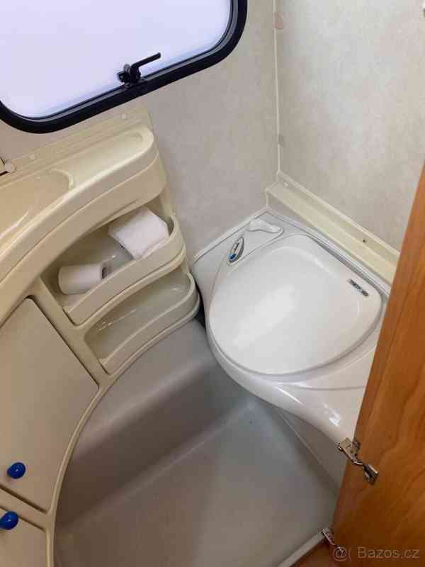 Ostatní Karavan pro 2 dospělé +2 děti - foto 21