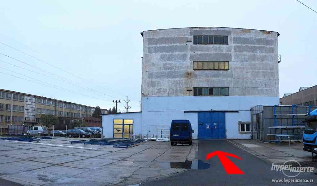 NÁJEM skladu 950 m2, přízemí, Hořovice (Exit D5 Žebrák) - foto 1