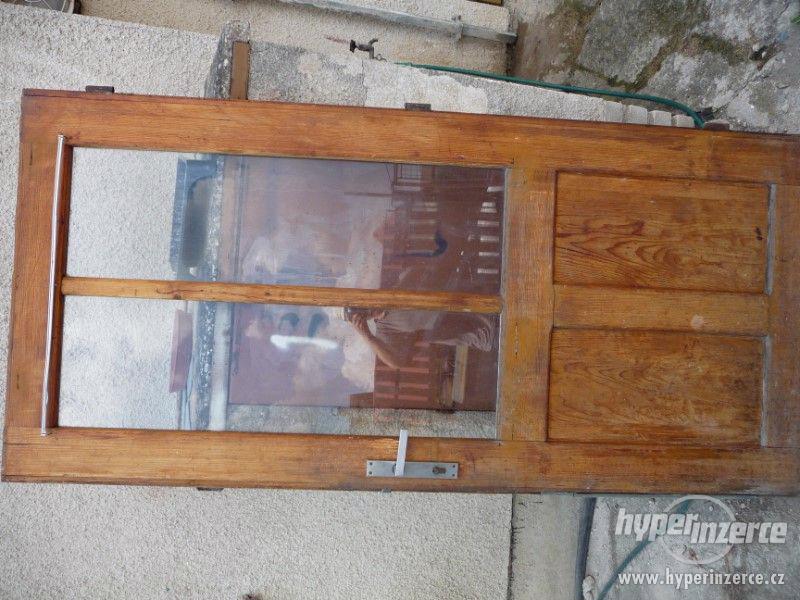 Prodám venkovní dřevěné  dveře - foto 1