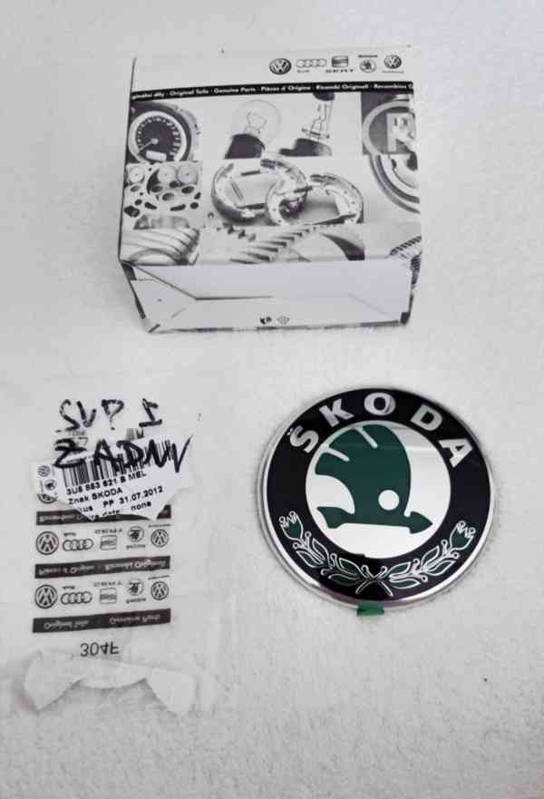 Zadní ORIGINÁL znak SUPERB I Škoda 3U5853621B - foto 1