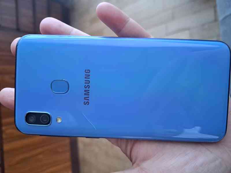 Samsung galaxy A40 dual sim - foto 2