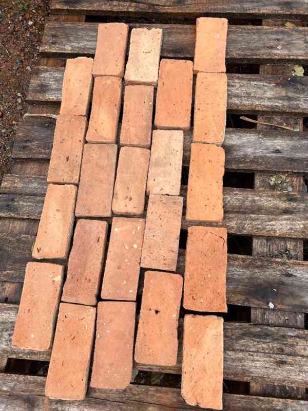 Nařezaný cihlový obklad , cihlové pásky - foto 3