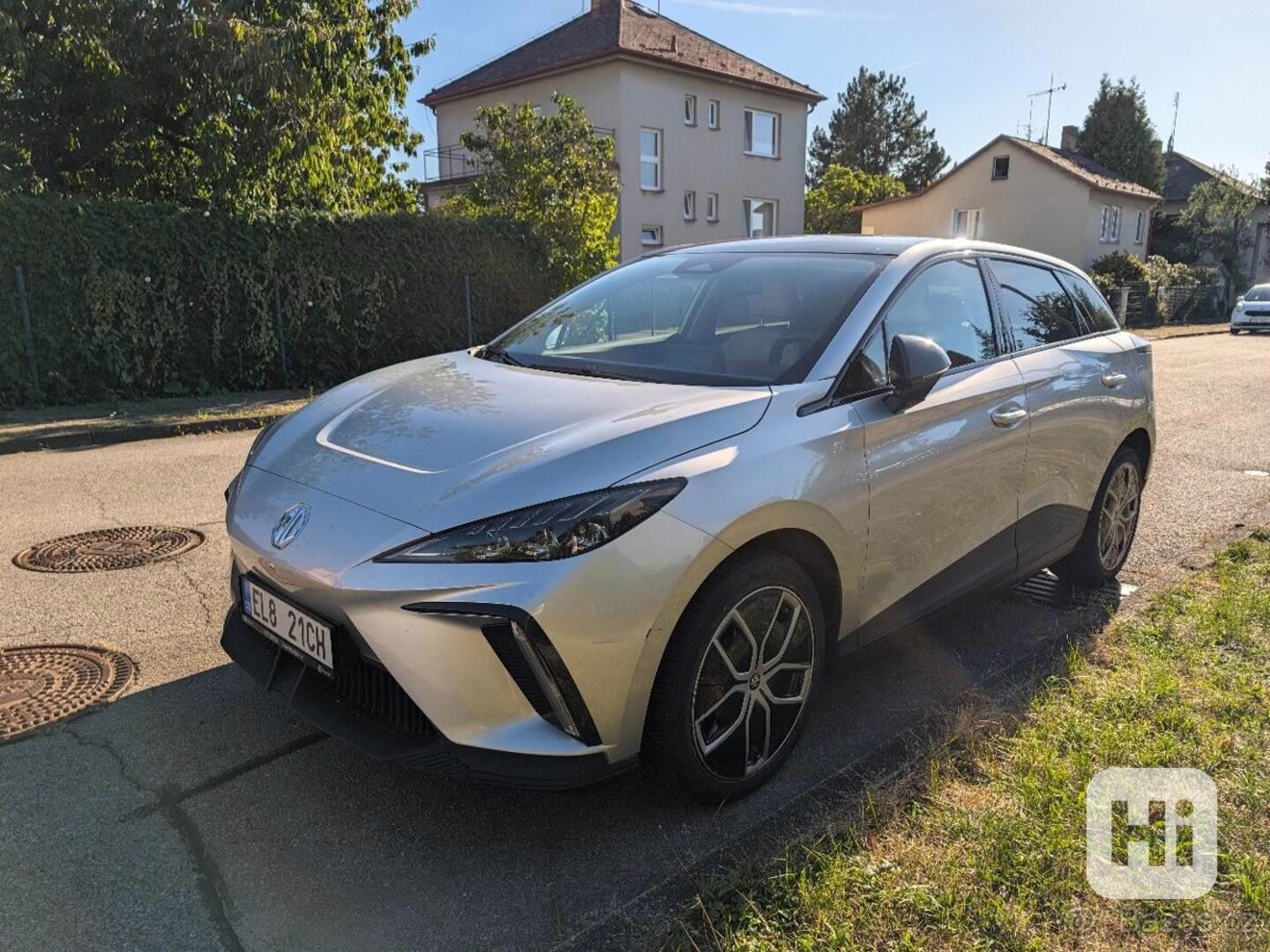 MG MG4 77 kWh (180 kW) 2024 - foto 1