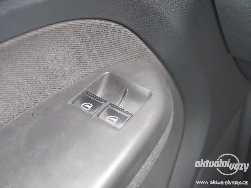 Volkswagen Touran 1.6, benzín, RV 2005, el. okna, STK, centrál, klima - foto 9