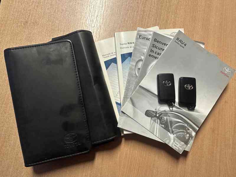 Toyota Rav4 2.2 D-4D ABD/1MAJ/NAVI/Výhřev - foto 31