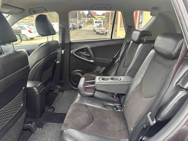 Toyota Rav4 2.2 D-4D ABD/1MAJ/NAVI/Výhřev - foto 12