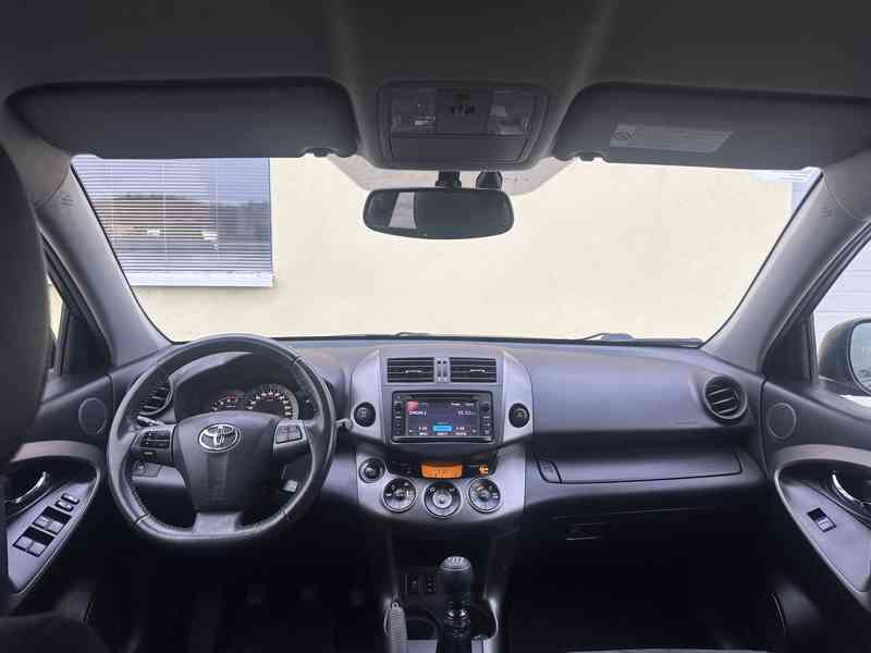 Toyota Rav4 2.2 D-4D ABD/1MAJ/NAVI/Výhřev - foto 20