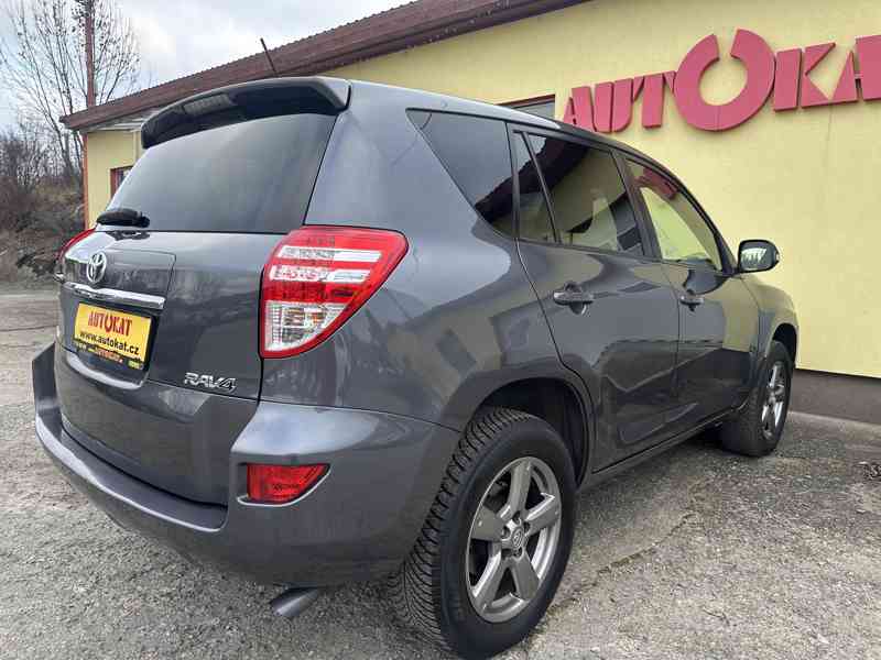 Toyota Rav4 2.2 D-4D ABD/1MAJ/NAVI/Výhřev - foto 3