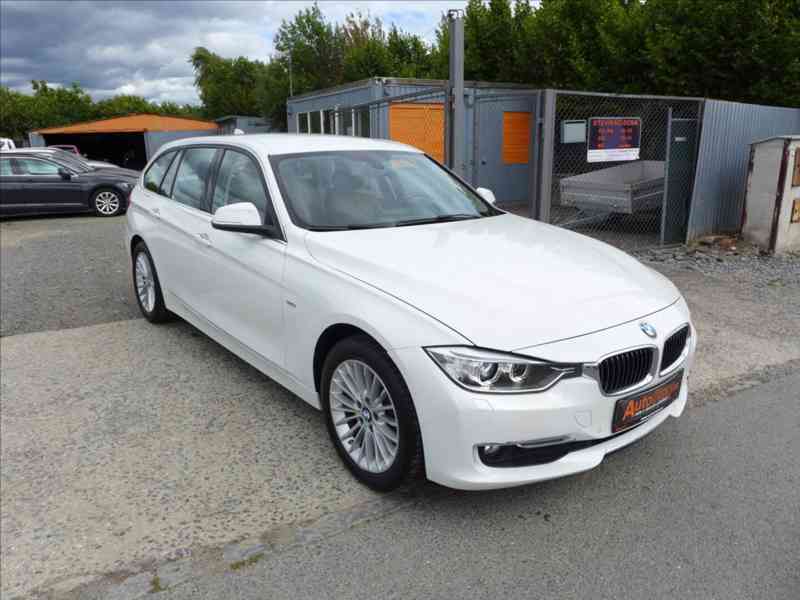 BMW Řada 3 2,0 D LUXURY,KŮŽE,NAVI,1.MAJ - foto 2
