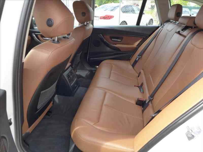 BMW Řada 3 2,0 D LUXURY,KŮŽE,NAVI,1.MAJ - foto 6
