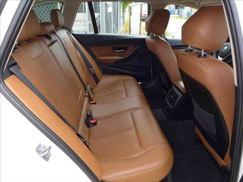 BMW Řada 3 2,0 D LUXURY,KŮŽE,NAVI,1.MAJ - foto 9