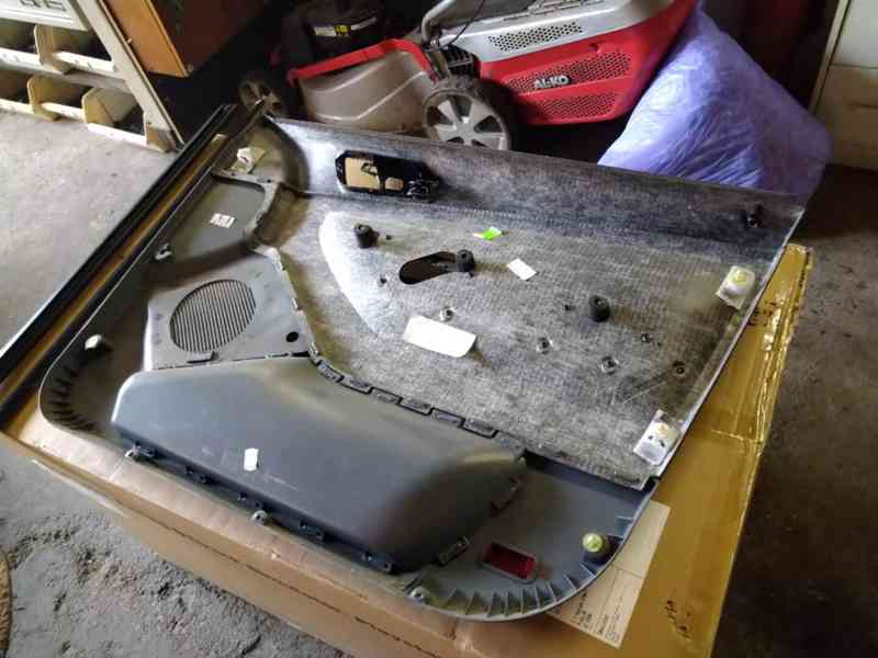  Vnitřní polstrování a okenní lišty do LP dveří Škoda Fabia  - foto 6