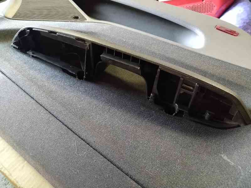  Vnitřní polstrování a okenní lišty do LP dveří Škoda Fabia  - foto 4