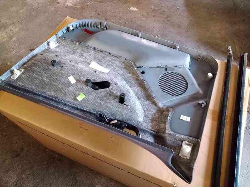  Vnitřní polstrování a okenní lišty do LP dveří Škoda Fabia  - foto 5