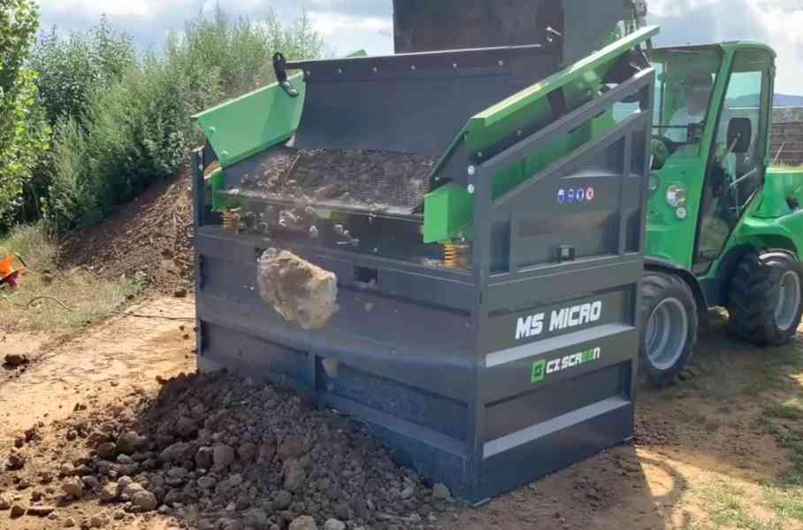 Vibrační třídič, katrovačka, třídička  na třídění zeminy - foto 3