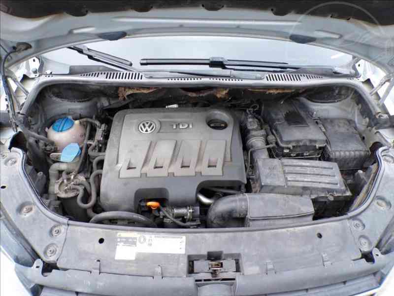 Volkswagen Touran 1,6 TDI 7.MÍST,TAŽ.ZAŘ. - foto 14