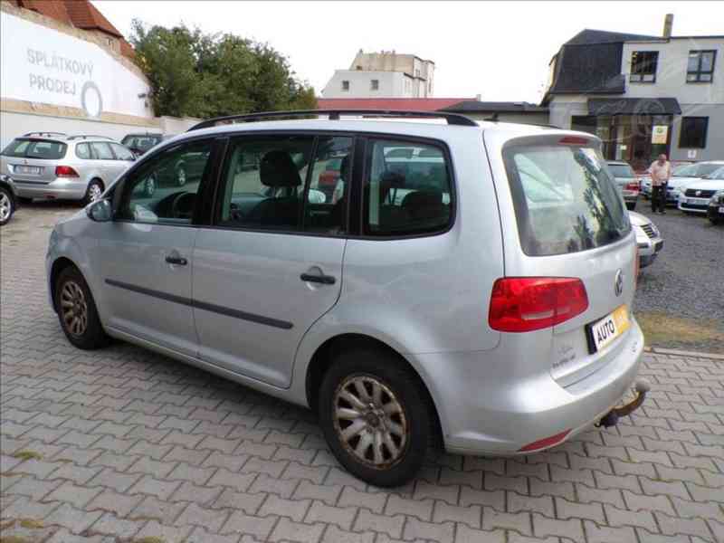 Volkswagen Touran 1,6 TDI 7.MÍST,TAŽ.ZAŘ. - foto 4
