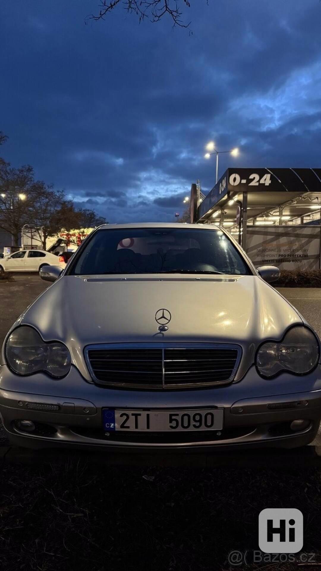 Mercedes-Benz Třídy C 2,2   220 CDI (W203) - foto 1
