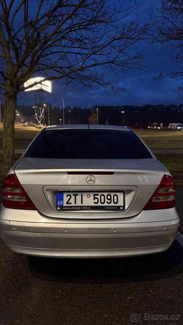 Mercedes-Benz Třídy C 2,2   220 CDI (W203) - foto 3