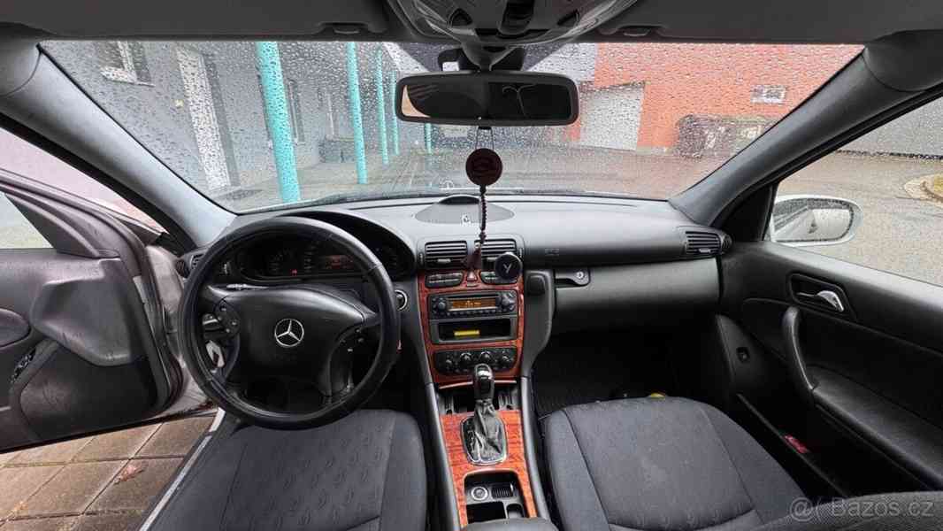Mercedes-Benz Třídy C 2,2   220 CDI (W203) - foto 8
