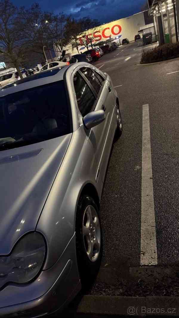 Mercedes-Benz Třídy C 2,2   220 CDI (W203) - foto 4
