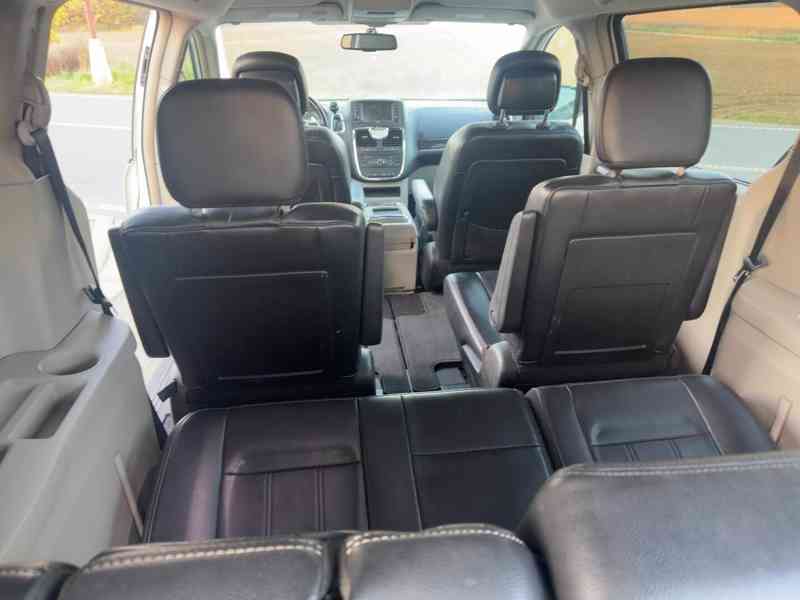 Chrysler Town Country 3,6 DVD StownGo kůže 2013 - foto 8