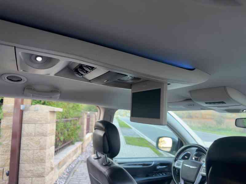 Chrysler Town Country 3,6 DVD StownGo kůže 2013 - foto 11