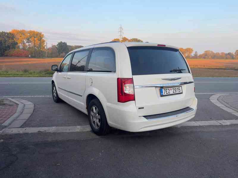 Chrysler Town Country 3,6 DVD StownGo kůže 2013 - foto 3