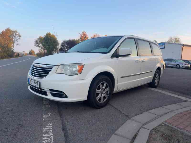 Chrysler Town Country 3,6 DVD StownGo kůže 2013 - foto 2
