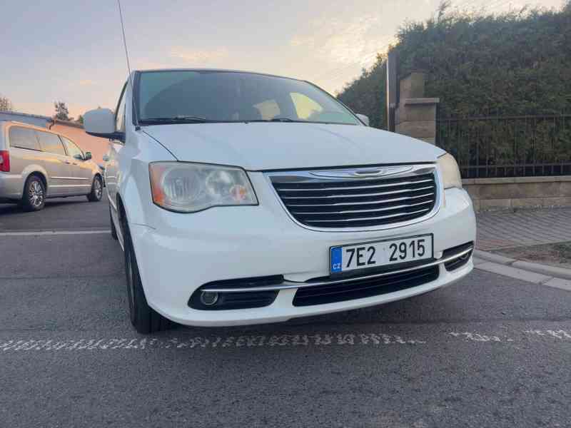 Chrysler Town Country 3,6 DVD StownGo kůže 2013 - foto 6