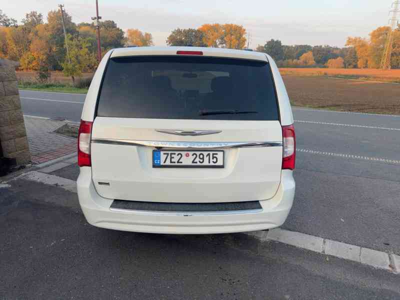Chrysler Town Country 3,6 DVD StownGo kůže 2013 - foto 5