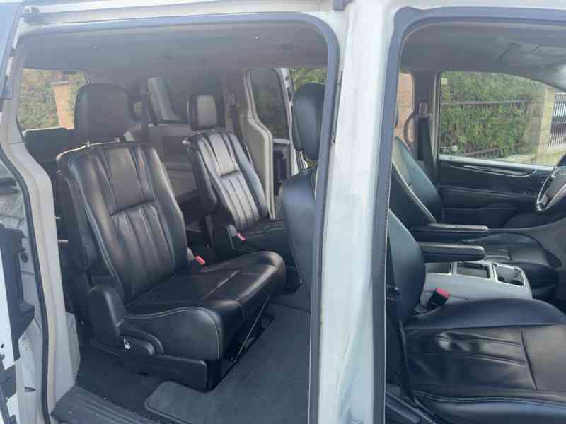 Chrysler Town Country 3,6 DVD StownGo kůže 2013 - foto 10
