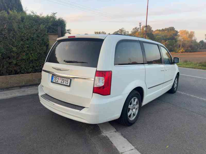 Chrysler Town Country 3,6 DVD StownGo kůže 2013 - foto 4