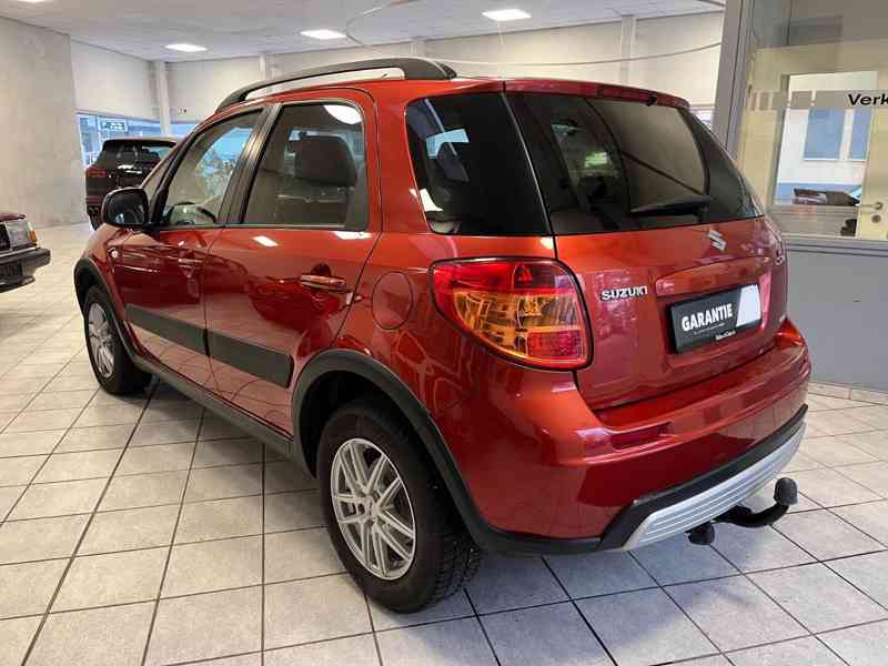 Suzuki SX4 Club 1.6i 4x4 benzín 79kw - foto 16