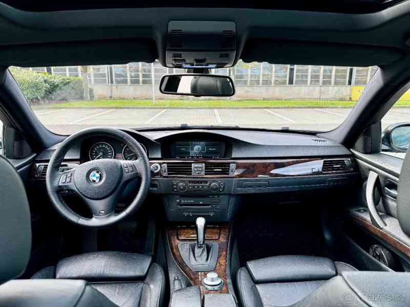 BMW 330i Touring  - foto 2