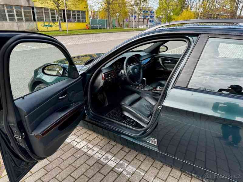 BMW 330i Touring  - foto 15