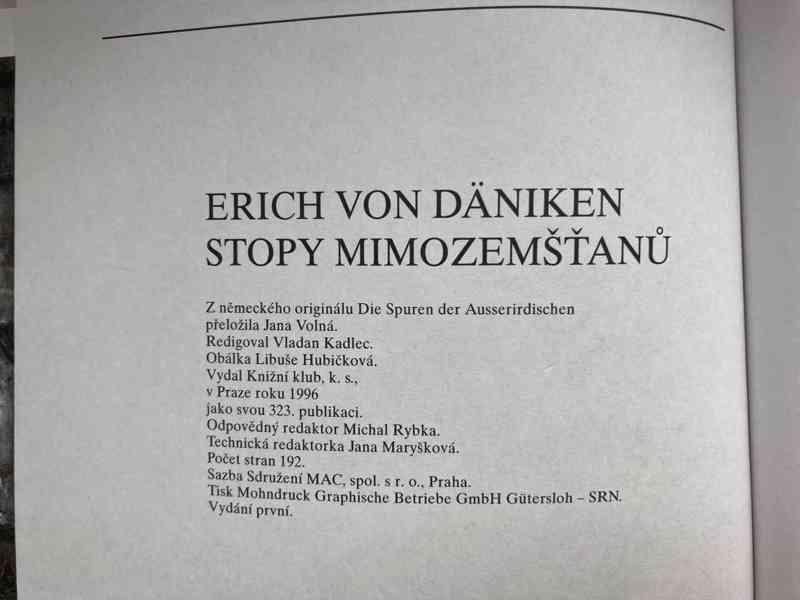 Erich von Daniken + autogram autora- Stopy mimozemšťanů  - foto 6