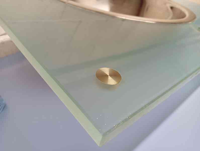 Skleněná deska s kovovým umyvadlem - úchyt konzole - foto 2