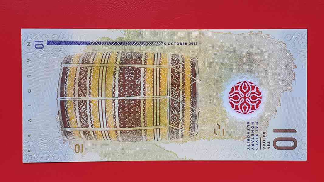 Bankovka Maledivy 10 Rufiyaa rok 2015 plastová UNC - foto 2