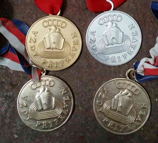 Pionýr - medaile 4ks a pásek 10ks, zápisník - foto 2