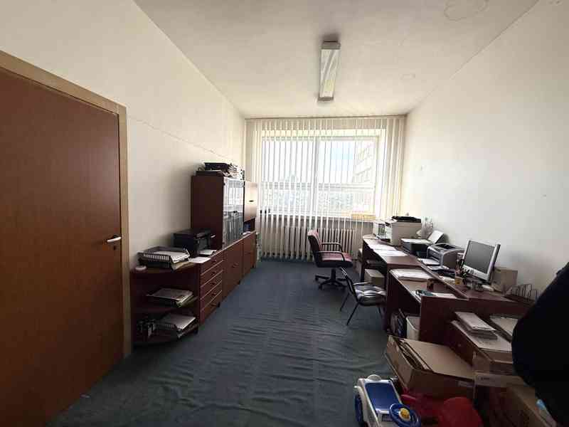 PODNÁJEM ÚTULNÉ KANCELÁŘE O CP CCA 18,57 M2 BRNO – LESNÁ - foto 2