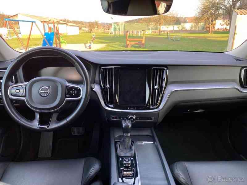 Volvo V60 2,0 D4 Geartronic, 140kW, kožený i - foto 3