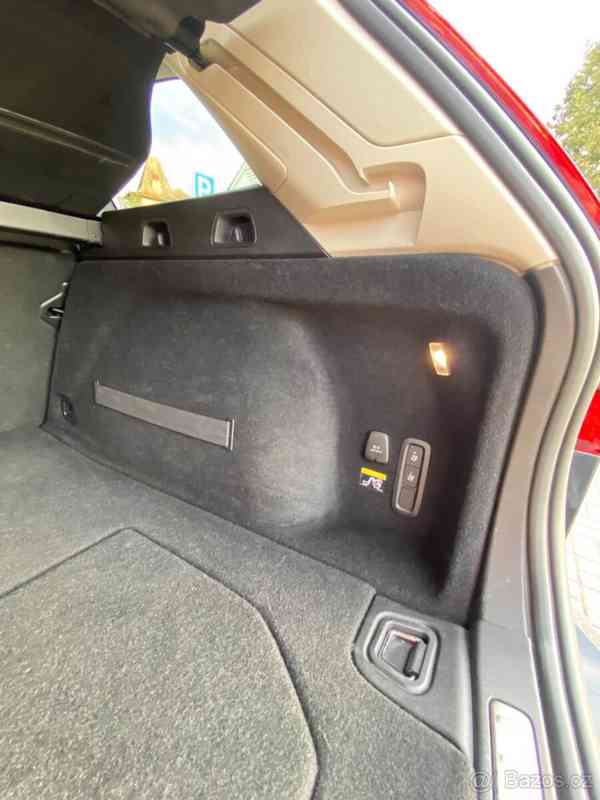 Volvo V60 2,0 D4 Geartronic, 140kW, kožený i - foto 4