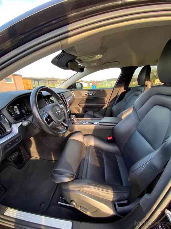 Volvo V60 2,0 D4 Geartronic, 140kW, kožený i - foto 7