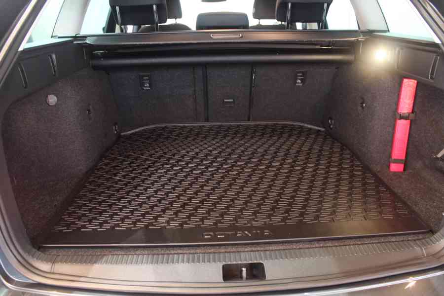 Škoda Octavia  2.0TDI DSG STYLE+ LED Navi Tažné 83000KM - foto 16